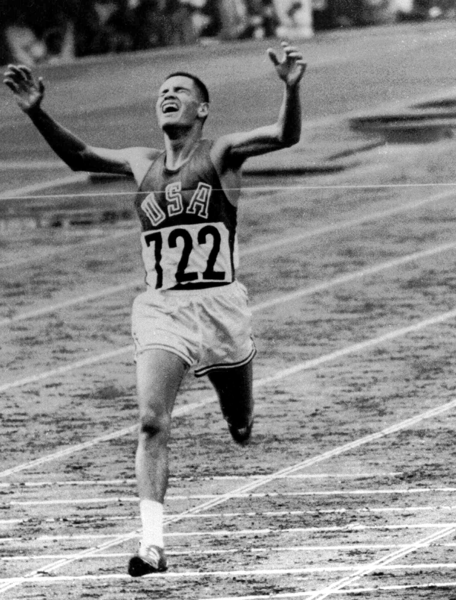 Column: 50 years after Olympic gold, Billy Mills has sweet memories